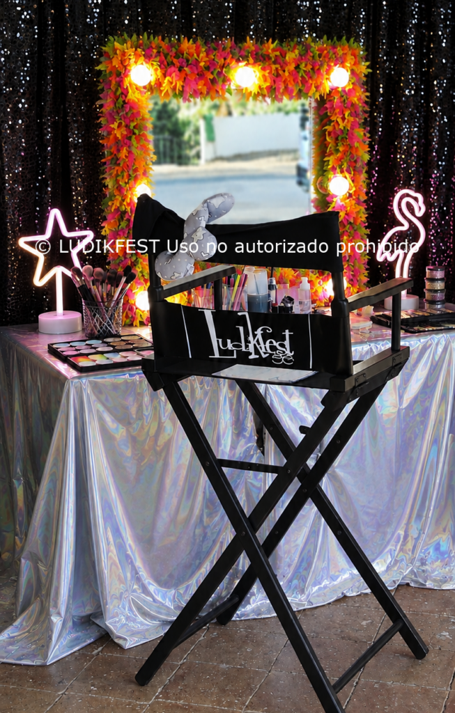 Zona de maquillaje profesional LUDIKFEST con espejo iluminado y sillón