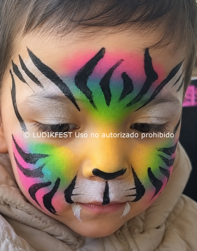 Pintacaras infantil adaptado con pintura corporal homologada